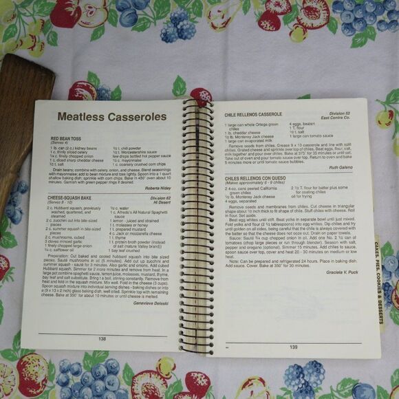 Favorite Recipes of the California Retired Teachers Association Cook Book VTG - Picture 6 of 10